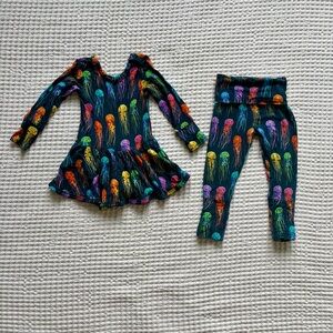 Muse Threads Jellyfish Ocean Print Bamboo LS Twirl
Bodysuit and Pants Set: 6-12M